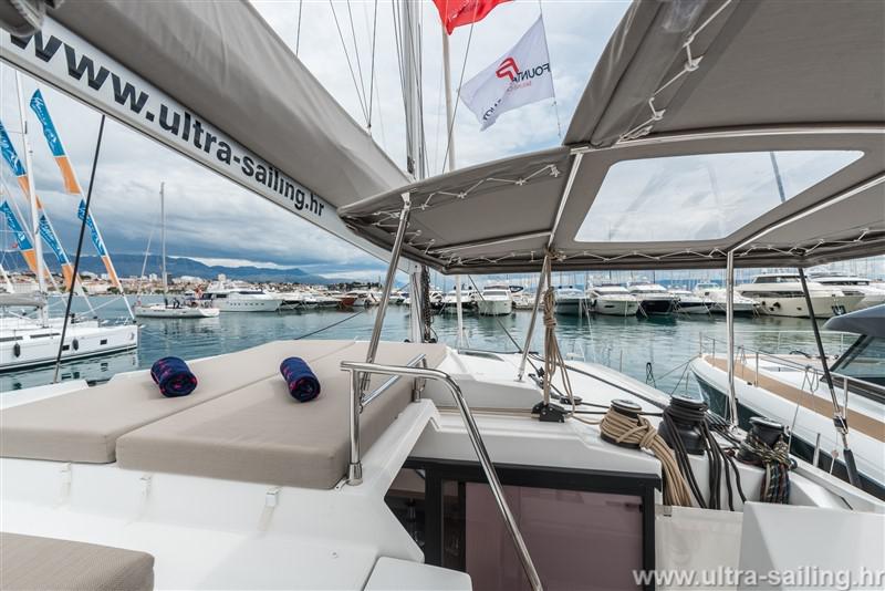 Book yachts online - catamaran - Saona - DESAFINADO - AC and generator - rent