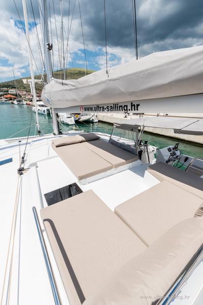 Book yachts online - catamaran - Saona - DESAFINADO - AC and generator - rent