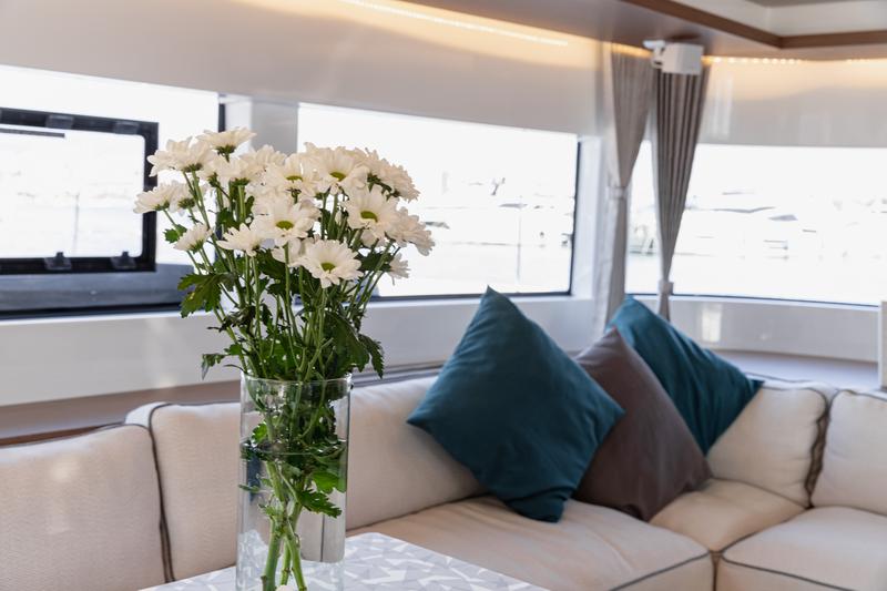 Book yachts online - catamaran - Lagoon 50 LUX (2020) equipped with airconditioning (saloon + cabins), generator, watermaker, ice maker, dishwasher, washer/dryer, JOBE infinity sea scooter, 2 SUP, snorkel sets, water-ski, kneeboard - PRINCESS KISS - rent
