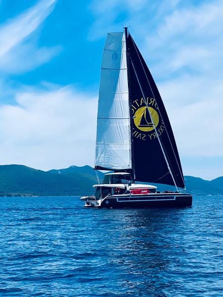 Book yachts online - catamaran - Lagoon 50 LUX (2020) equipped with airconditioning (saloon + cabins), generator, watermaker, ice maker, dishwasher, washer/dryer, JOBE infinity sea scooter, 2 SUP, snorkel sets, water-ski, kneeboard - PRINCESS KISS - rent
