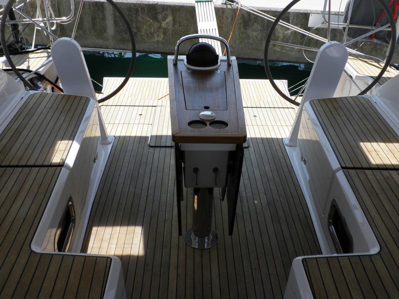 Book yachts online - sailboat - Bavaria Cruiser 46 - VERA 3 - rent