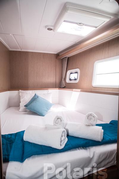 Book yachts online - catamaran - Lagoon 400 S2. - Vicky - rent