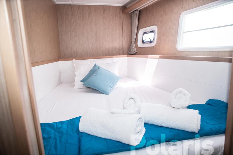 Book yachts online - catamaran - Lagoon 400 S2. - Vicky - rent