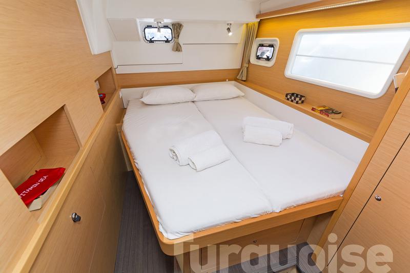 Book yachts online - catamaran - Lagoon 400 S2. - Turquoise - rent