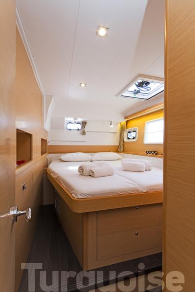 Book yachts online - catamaran - Lagoon 400 S2. - Turquoise - rent