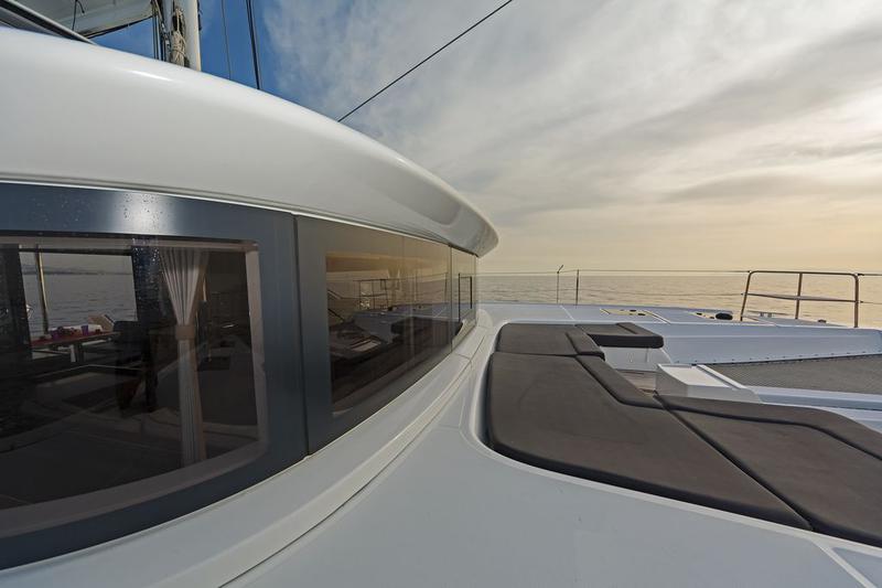 Book yachts online - catamaran - Lagoon 50 A/C &amp; GEN &amp; WM - HAPPY FEET - rent