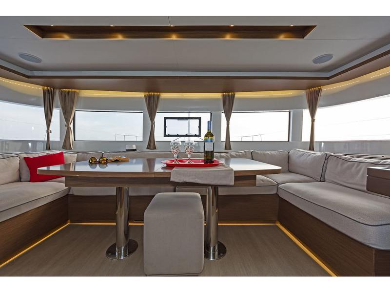 Book yachts online - catamaran - Lagoon 50 A/C &amp; GEN &amp; WM - HAPPY FEET - rent