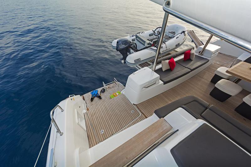 Book yachts online - catamaran - Lagoon 50 A/C &amp; GEN &amp; WM - HAPPY FEET - rent
