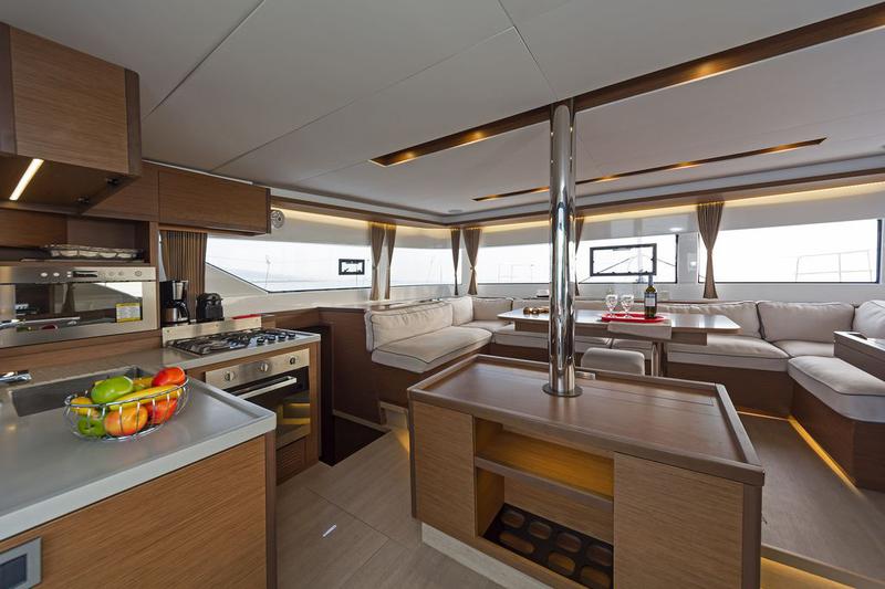 Book yachts online - catamaran - Lagoon 50 A/C &amp; GEN &amp; WM - HAPPY FEET - rent