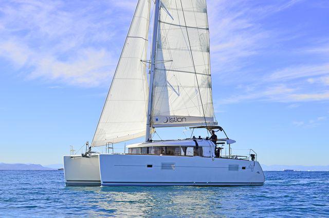Book yachts online - catamaran - Lagoon 400 S2. - CALLISTO L400 - rent