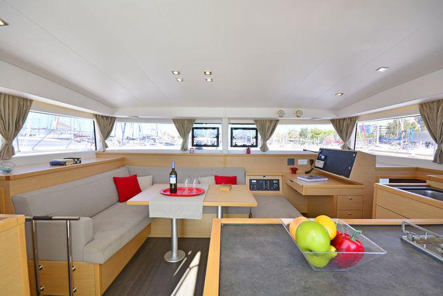 Book yachts online - catamaran - Lagoon 400 S2. - CALLISTO L400 - rent