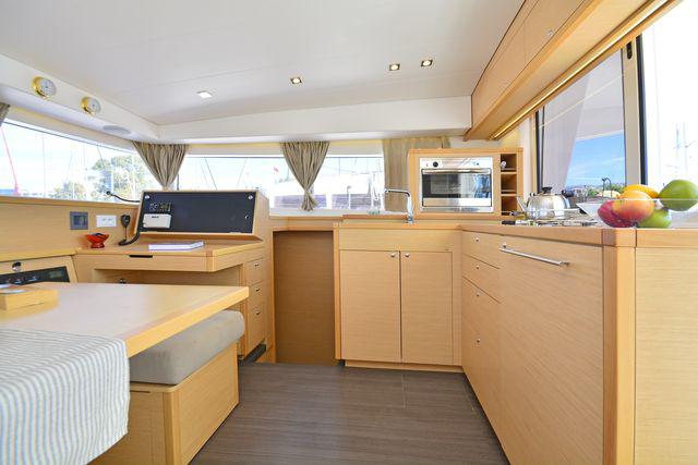 Book yachts online - catamaran - Lagoon 400 S2. - CALLISTO L400 - rent