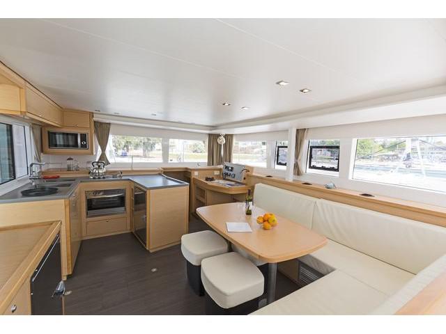 Book yachts online - catamaran - Lagoon 450  Fly A/C &amp; GEN &amp; WM - ANNA TESSA - rent