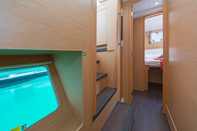 Book yachts online - catamaran - Lagoon 400S2 - LIBRE - rent