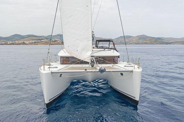 Book yachts online - catamaran - Lagoon 400S2 - LIBRE - rent