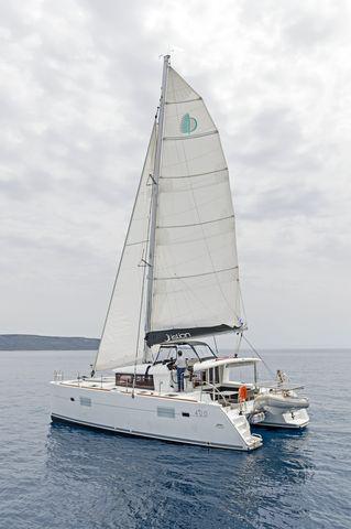 Book yachts online - catamaran - Lagoon 400S2 - LIBRE - rent