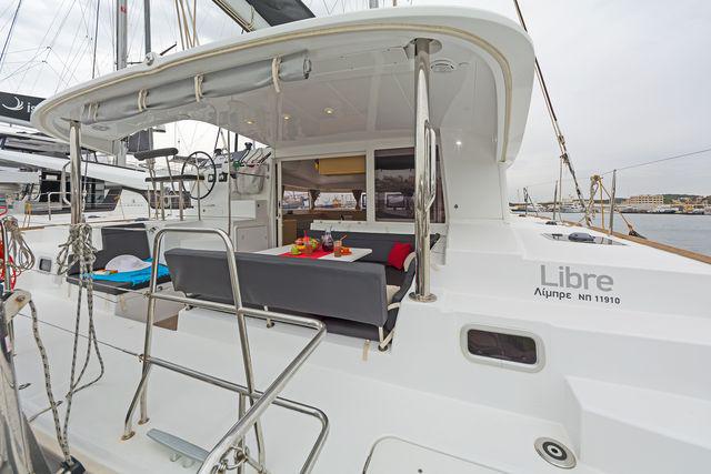 Book yachts online - catamaran - Lagoon 400S2 - LIBRE - rent