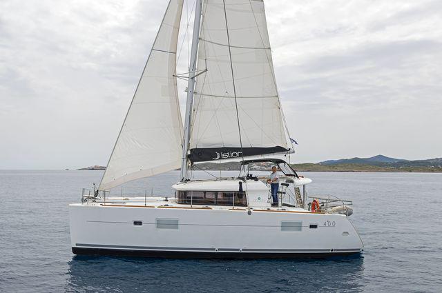 Book yachts online - catamaran - Lagoon 400S2 - LIBRE - rent