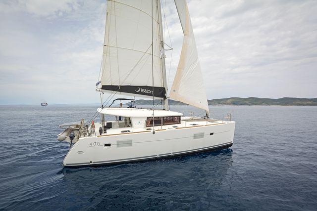 Book yachts online - catamaran - Lagoon 400S2 - LIBRE - rent