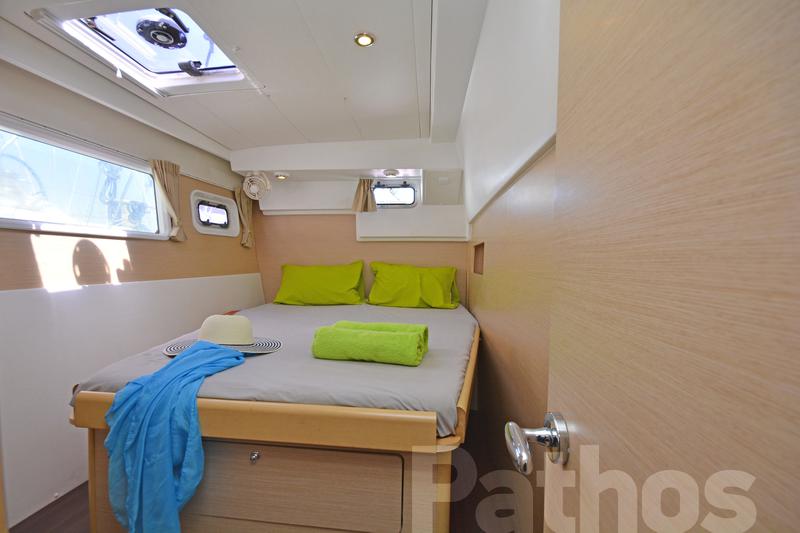 Book yachts online - catamaran - Lagoon 400. - Pathos - rent