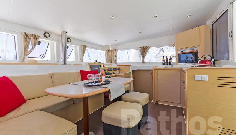 Book yachts online - catamaran - Lagoon 400. - Pathos - rent
