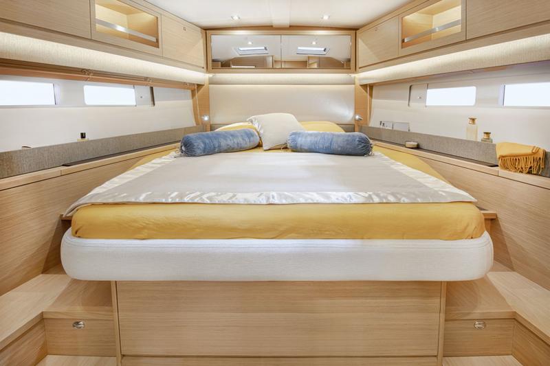 Book yachts online - sailboat - Dufour 530 A/C &amp; GEN - CHRISTIANNA XI - rent