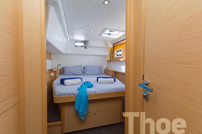 Book yachts online - catamaran - Lagoon 450 Fly A/C &amp; GEN - Thoe - rent