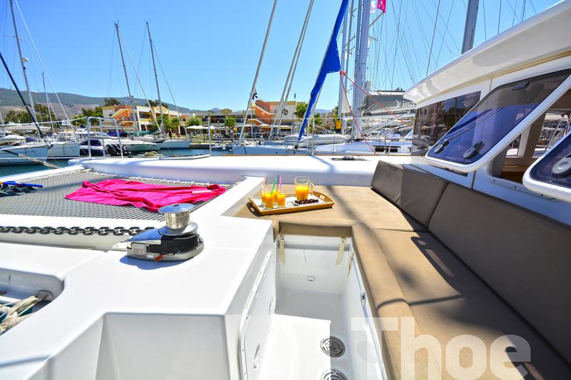 Book yachts online - catamaran - Lagoon 450 Fly A/C &amp; GEN - Thoe - rent