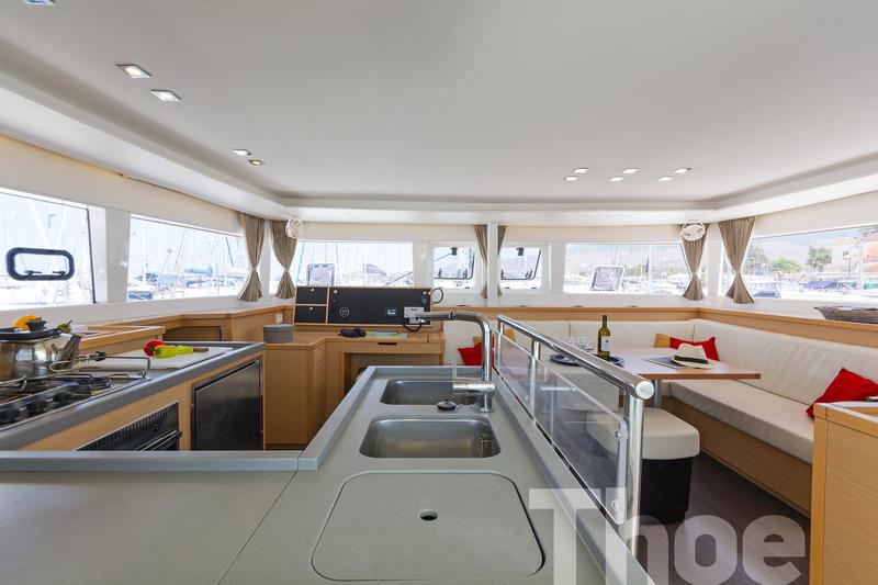 Book yachts online - catamaran - Lagoon 450 Fly A/C &amp; GEN - Thoe - rent