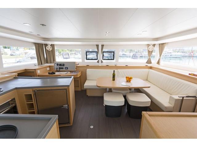 Book yachts online - catamaran - Lagoon 450 Fly A/C &amp; GEN - THETIS - rent
