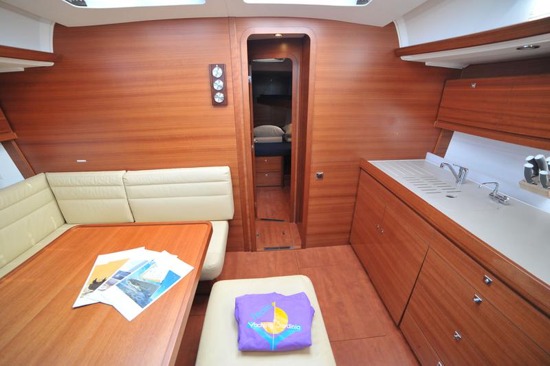 Book yachts online - sailboat - Dufour 460 Grand Large - Rubia - rent
