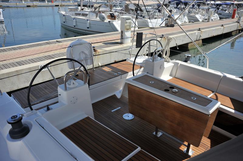 Book yachts online - sailboat - Dufour 460 Grand Large - Rubia - rent