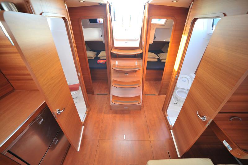 Book yachts online - sailboat - Dufour 460 Grand Large - Rubia - rent