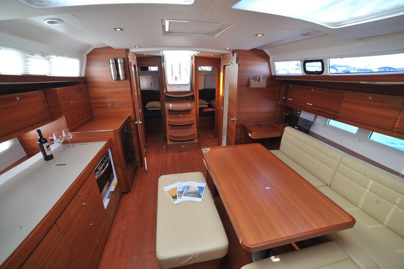 Book yachts online - sailboat - Dufour 460 Grand Large - Rubia - rent