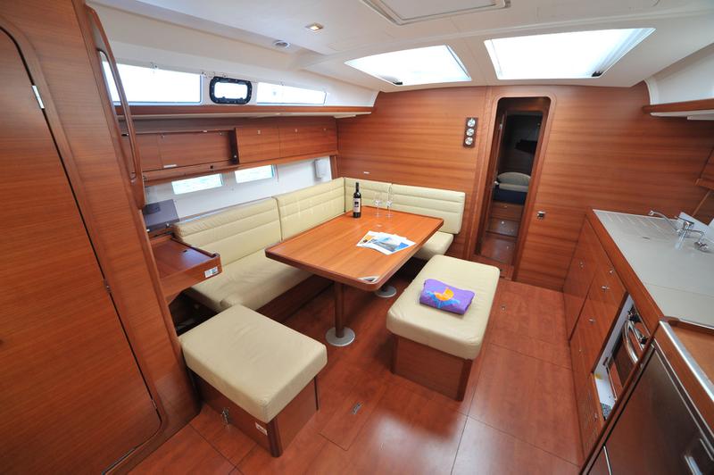 Book yachts online - sailboat - Dufour 460 Grand Large - Rubia - rent
