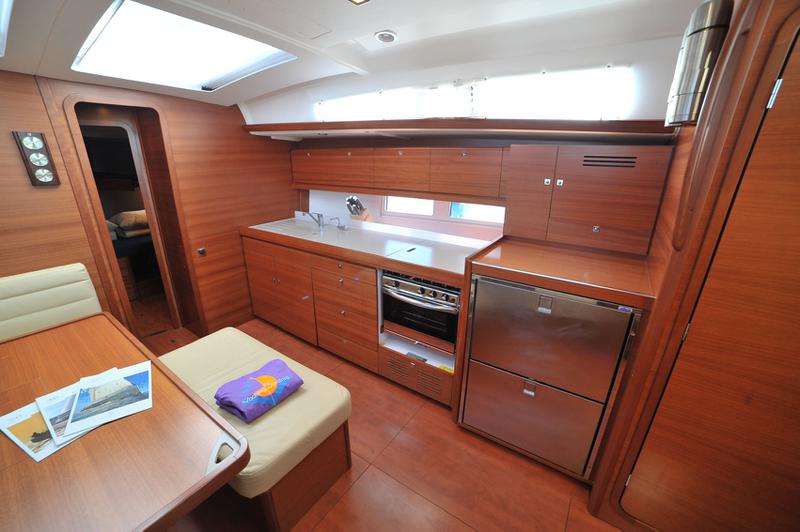 Book yachts online - sailboat - Dufour 460 Grand Large - Rubia - rent