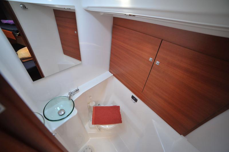 Book yachts online - sailboat - Dufour 460 Grand Large - Rubia - rent