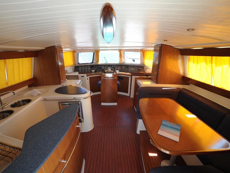Book yachts online - motorboat - Maryland 37 - Northern Lights - rent
