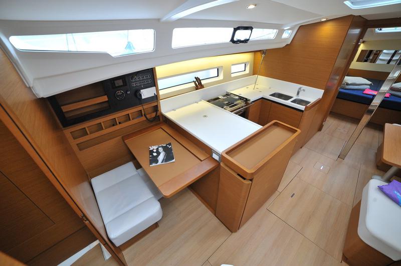 Book yachts online - sailboat - Sun Odyssey 440 - Sultana Rosa - rent