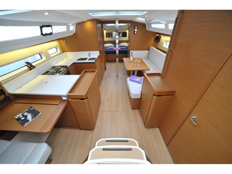 Book yachts online - sailboat - Sun Odyssey 440 - Sultana Rosa - rent