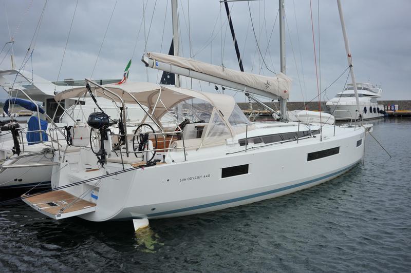 Book yachts online - sailboat - Sun Odyssey 440 - Sultana Rosa - rent