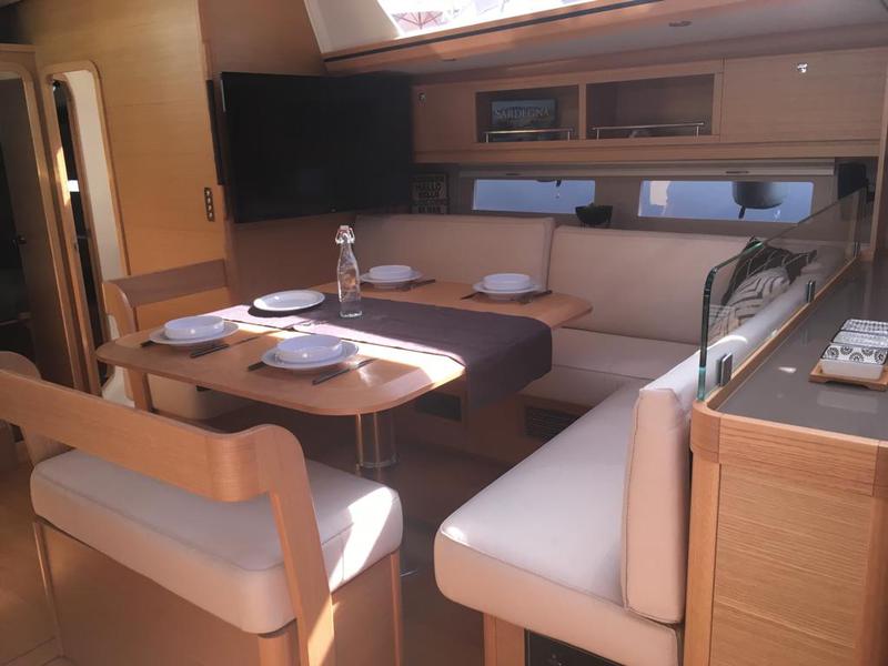 Book yachts online - sailboat - Dufour 56 Exclusive 2018 - Hola - rent