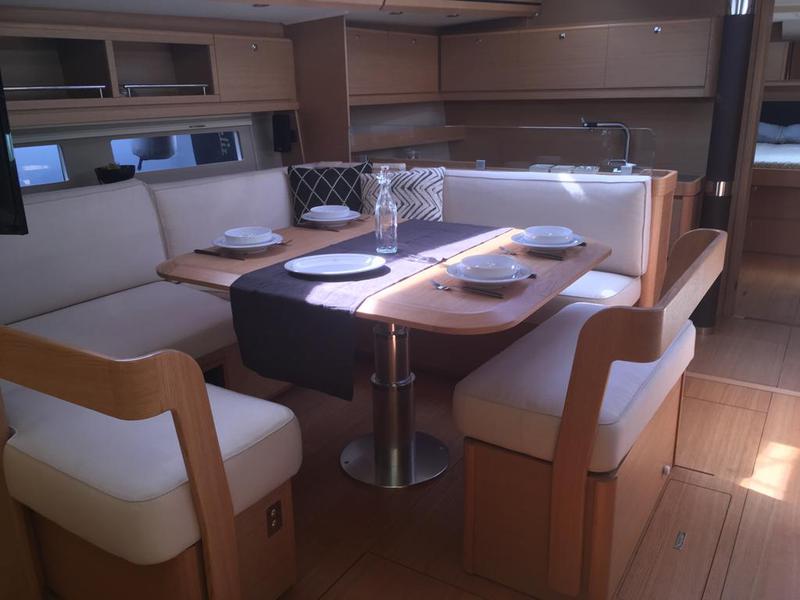 Book yachts online - sailboat - Dufour 56 Exclusive 2018 - Hola - rent