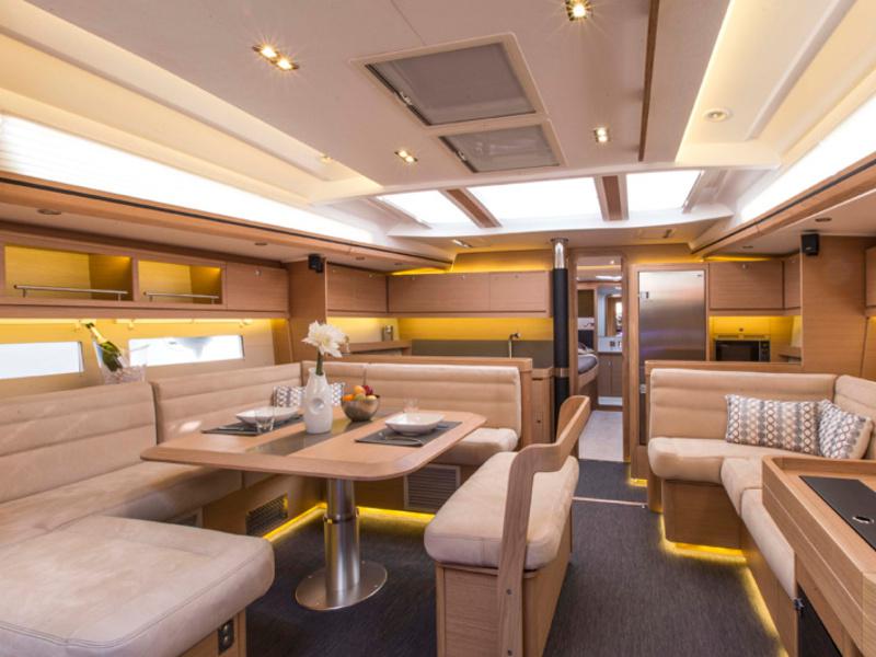 Book yachts online - sailboat - Dufour 56 Exclusive 2018 - Hola - rent