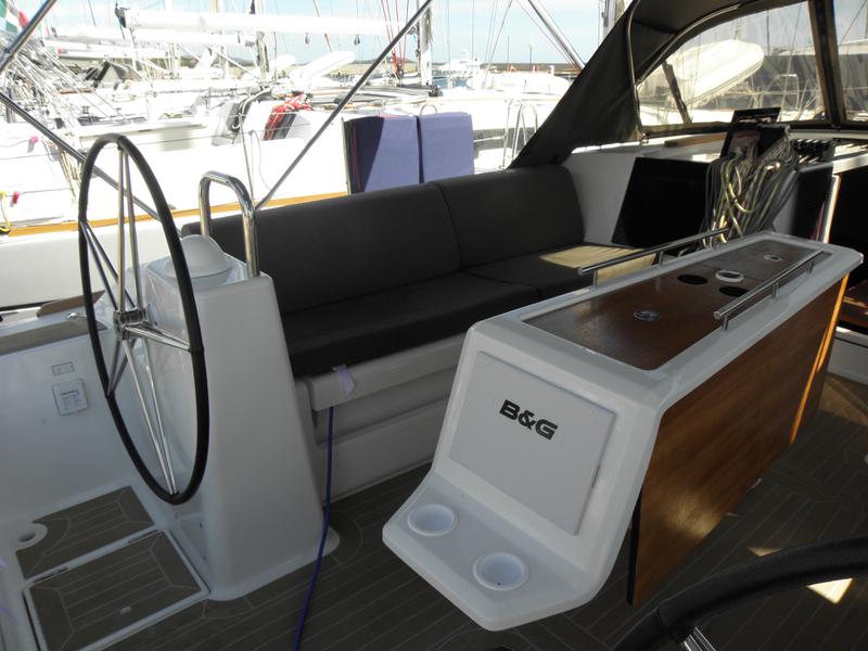 Book yachts online - sailboat - Dufour 460 Grand Large 5Cab - Newt - rent