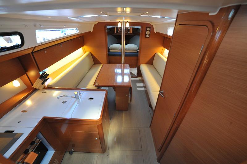 Book yachts online - sailboat - Dufour 360 GL - Karibu - rent