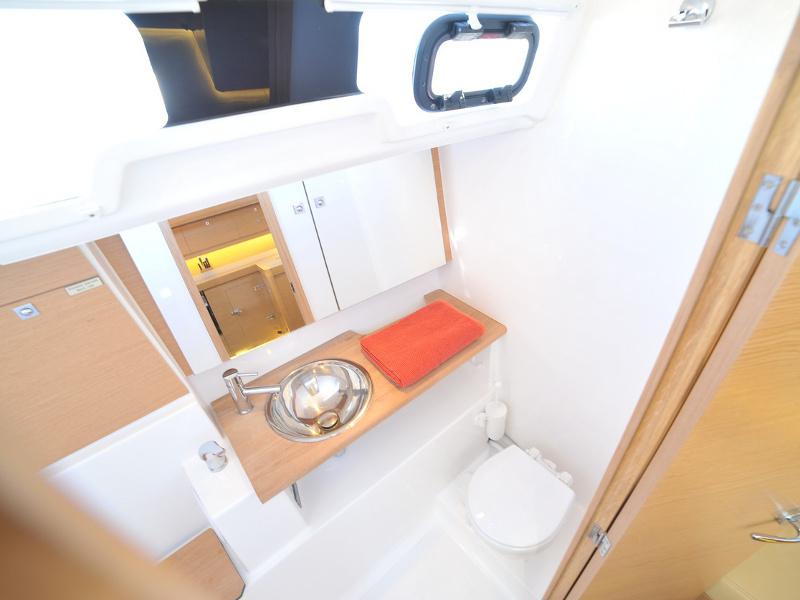 Book yachts online - sailboat - Dufour 412 Efram - Efram - rent