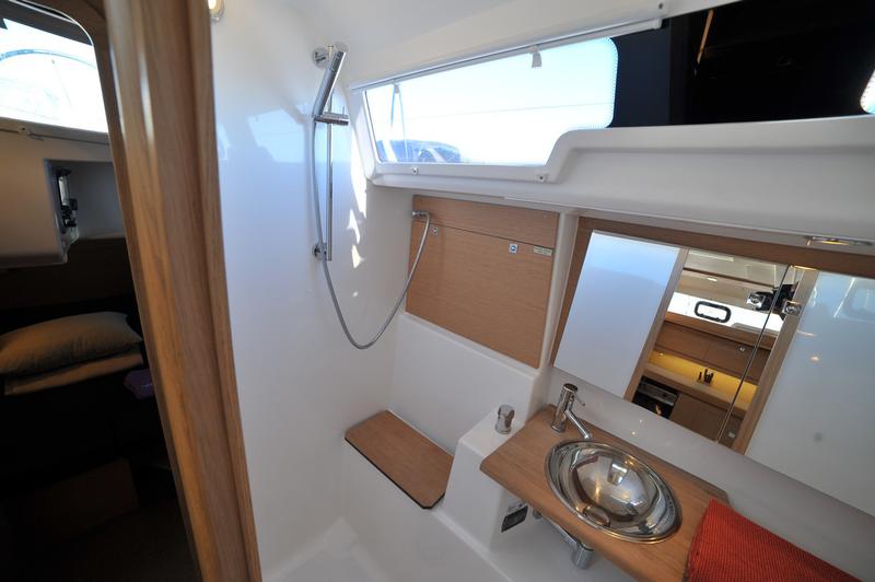 Book yachts online - sailboat - Dufour 412 Efram - Efram - rent