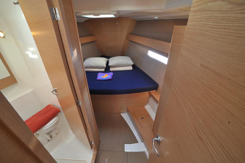 Book yachts online - sailboat - Dufour 412 Efram - Efram - rent