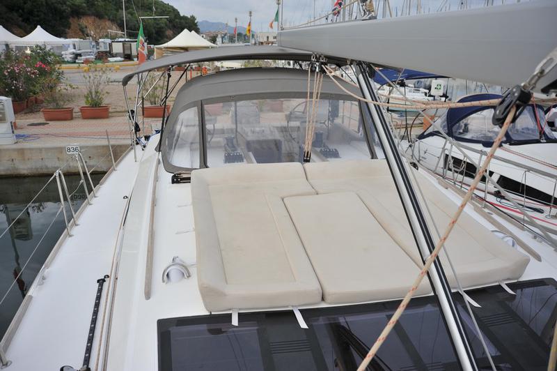 Book yachts online - sailboat - Dufour 520 GL - Greenleaf - rent
